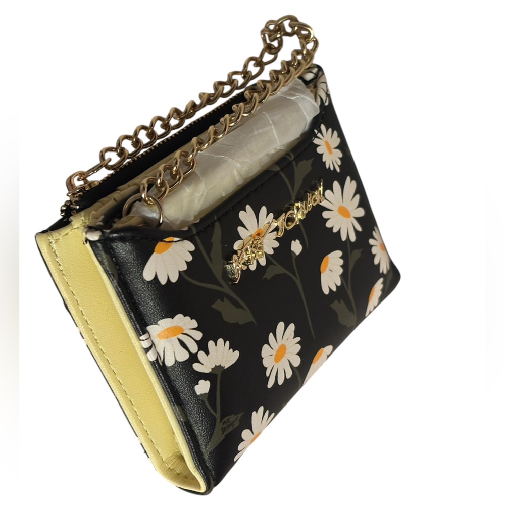 Betsey Johnson Daisy chain wallet - Picture 5 of 5